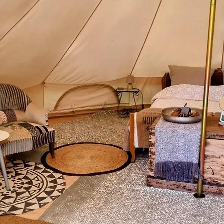 Luxury Bell Tent At La Fortinerie
