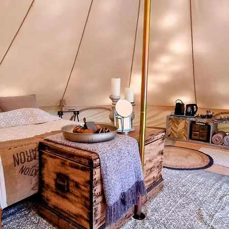Luxury Bell Tent At La Fortinerie Luxury tent Mouliherne